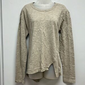 NEW Wilt Women’s Asymmetrical Raw Hem Long Sleeve Shirt Size Large W034384